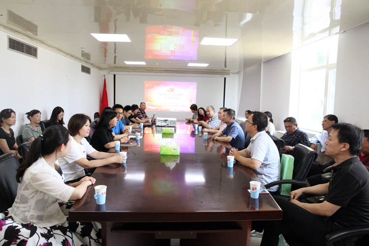 座谈会现场1.jpg