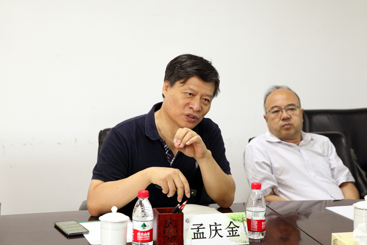 自然馆孟庆金馆长介绍情况x.jpg