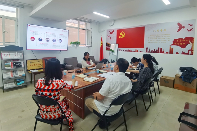 图1：中共北京自然博物馆党委副书记常莉同志讲党课x.jpg