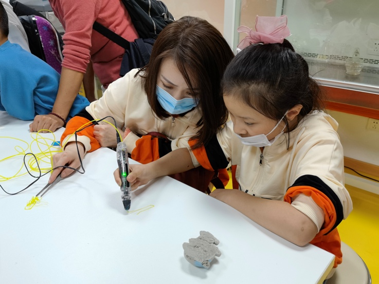 小朋友动手实践3D打印1X.jpg