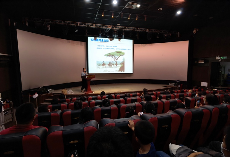 4D影院“生物界的智慧大比拼”讲座X.jpg
