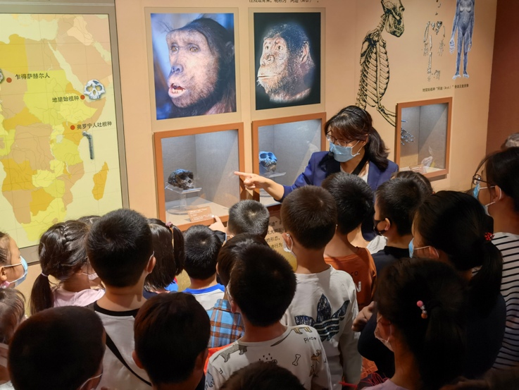 专家展厅讲解2X.jpg